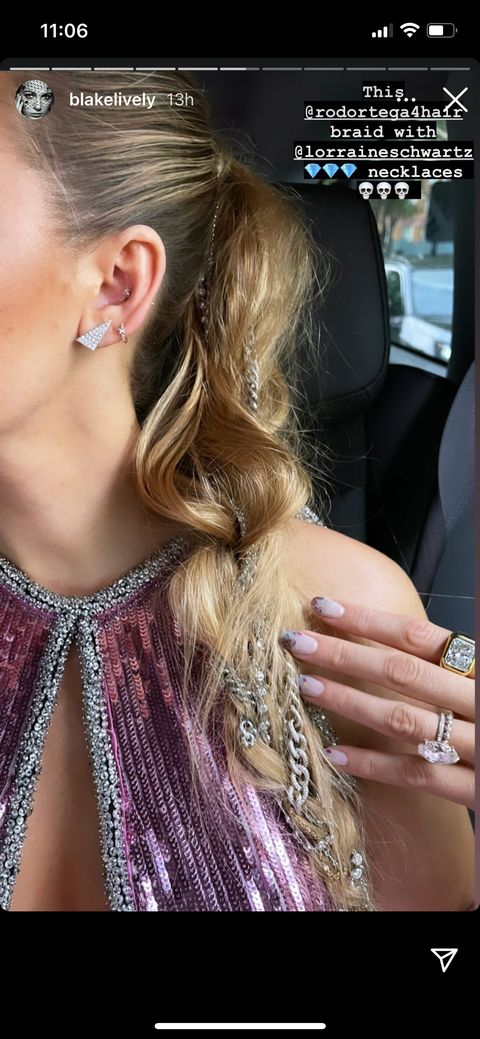 blake lively's behind the scene photos from the premiere