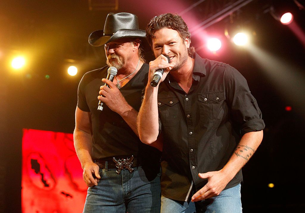 The Best Photos Of Blake Shelton Blake Shelton Photos With Gwen