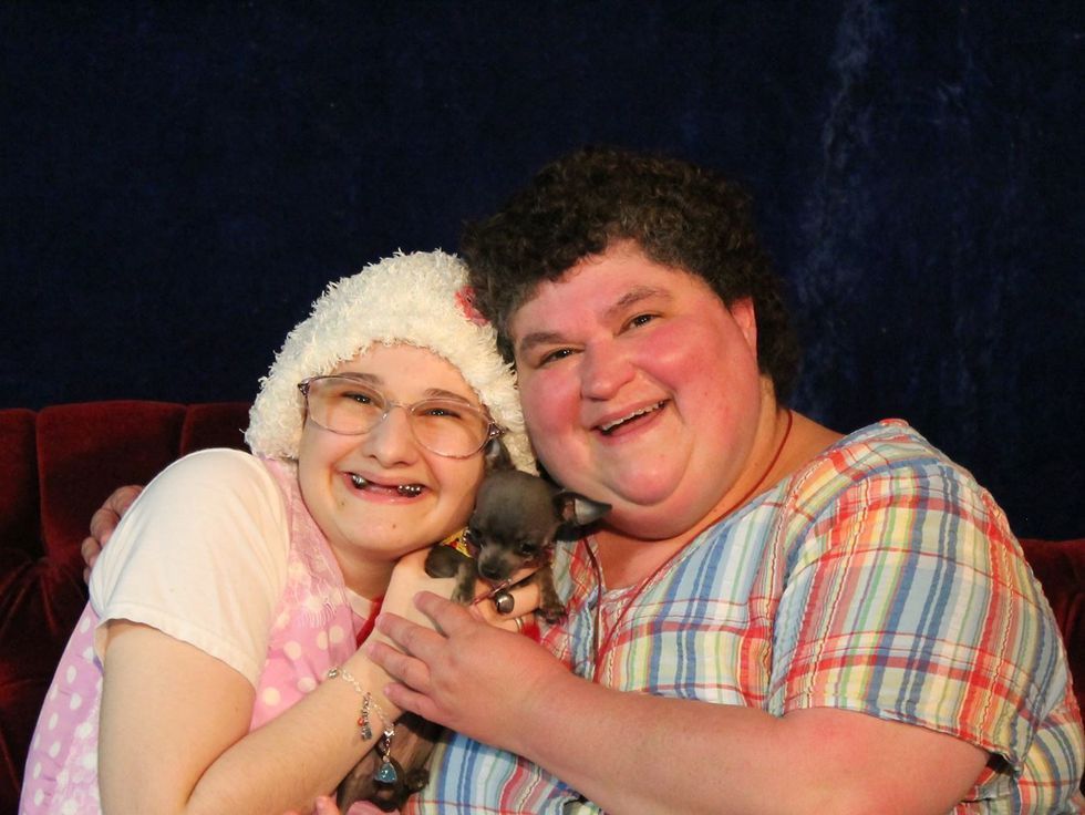 How Gypsy Rose Blanchard S True Story Inspired The Act Hulu Series