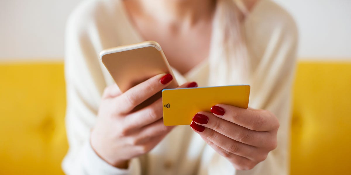 Online shoppen? Leg je mobieltje maar even weg