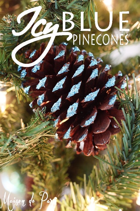 blue christmas decor ideas pinecones