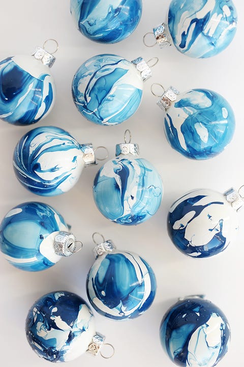 blue christmas decor ideas marbled ornaments