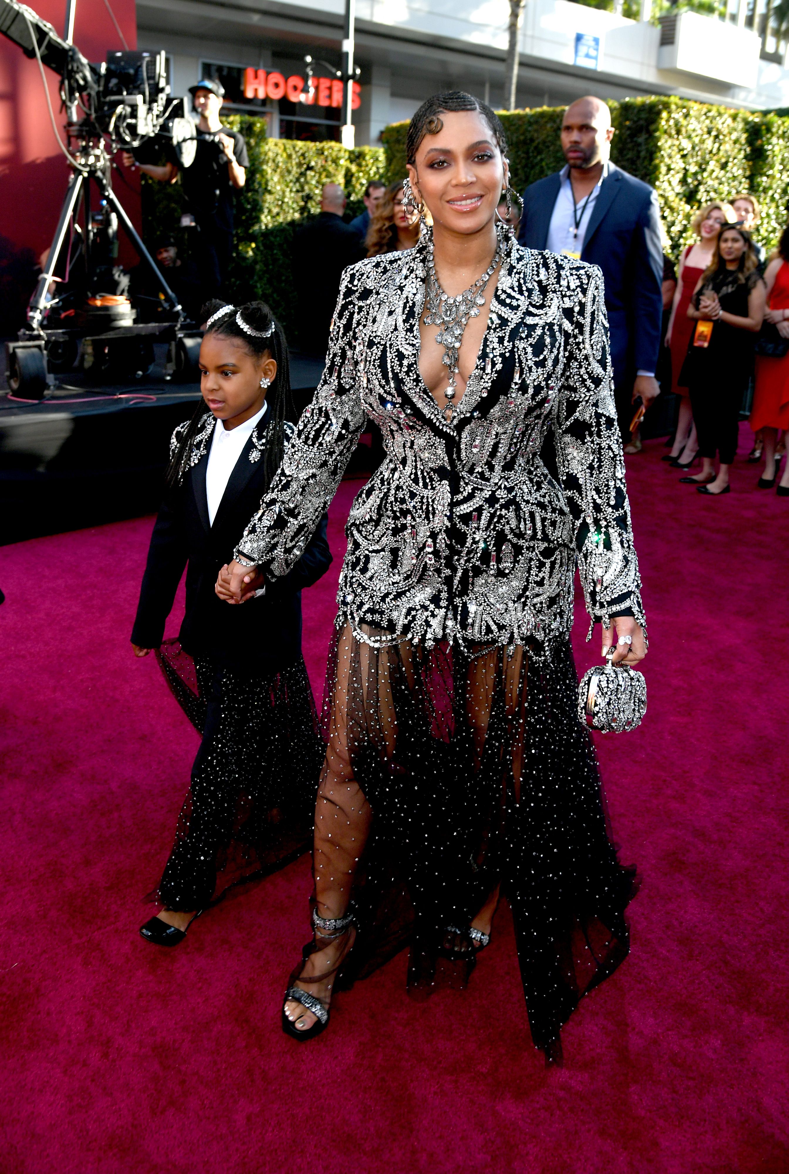 Beyoncé And Blue Ivy Dazzle In Matching Outfits On The Lion King Red Carpet