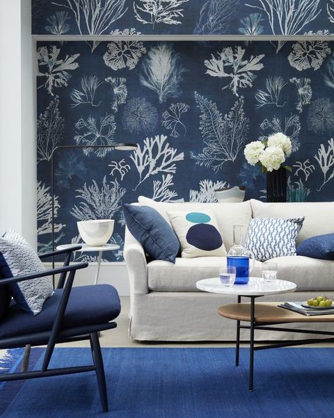 living room with wallpaper