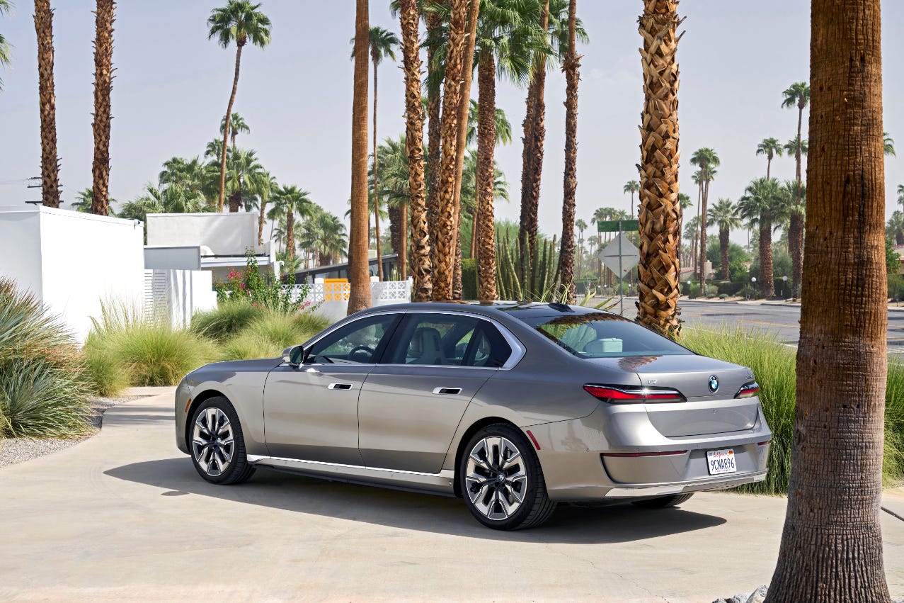 With Style and Power, All-Electric i7 Complete BMW 7-Series Lineup