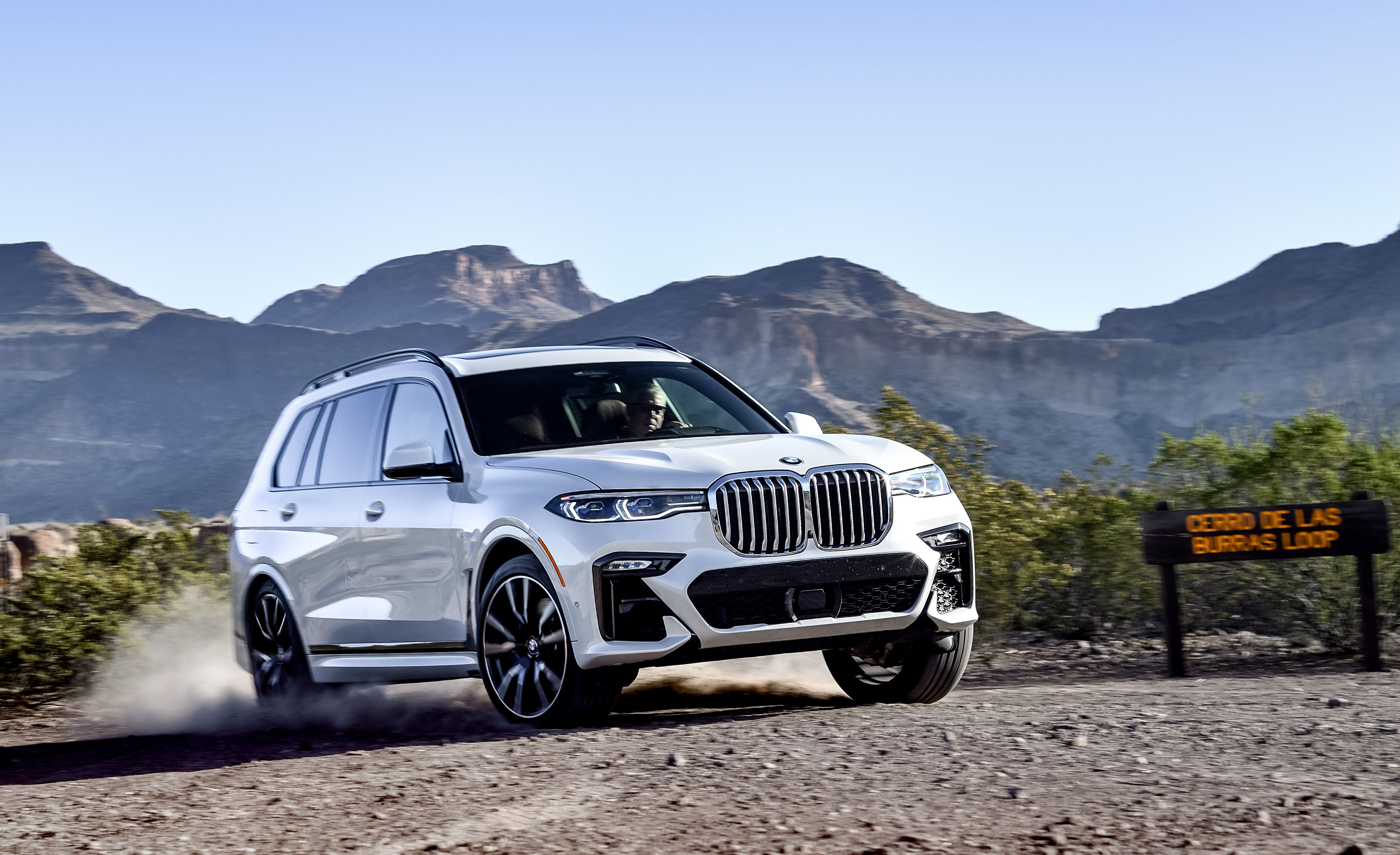 2019 Bmw X7 Is A 3 Row Luxury Suv That S Impossible To Overlook