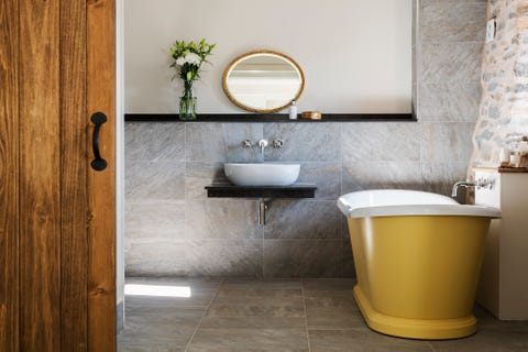 16 Country Bathroom Ideas To Inspire Your Decorating Choices
