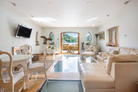 Iconic Devon Residence With Boathouse, Jetty & Non-public Seashore For Sale