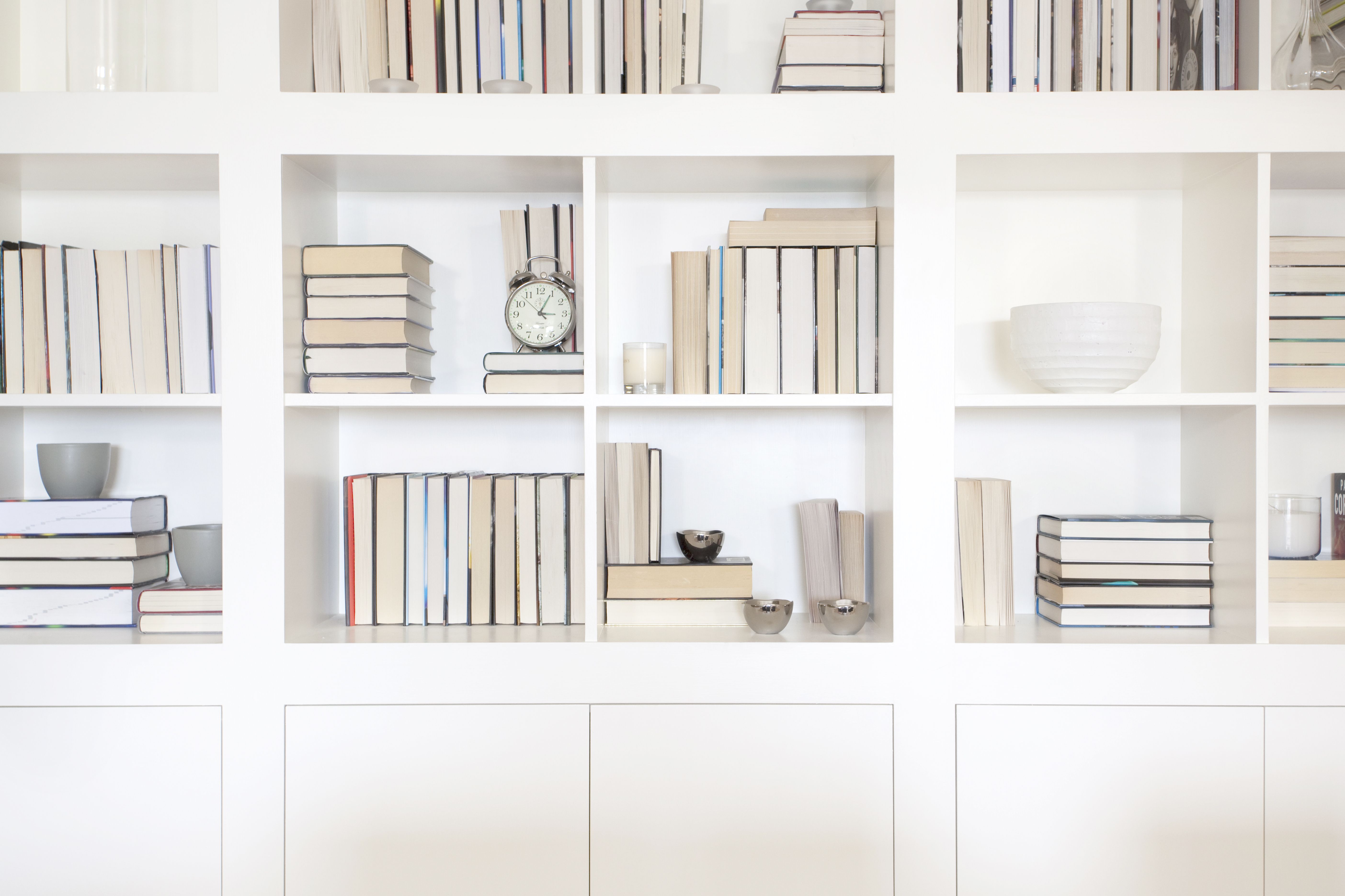 3 Design Ideas You Should Never Try On Your Bookshelves