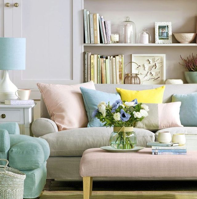 20 Chic Bookshelf Decorating Ideas, What To Put On Shelving In Living Room