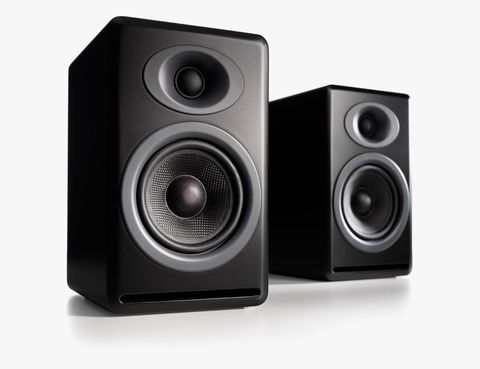 How to Use Bookshelf Speakers With Your Computer