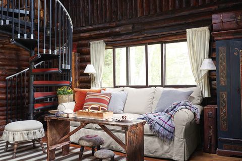 logging off greetings from vacationland log cabin in boothbay harbor, maine home of houston based interior designer lisa dalton and her husband, bill living room
