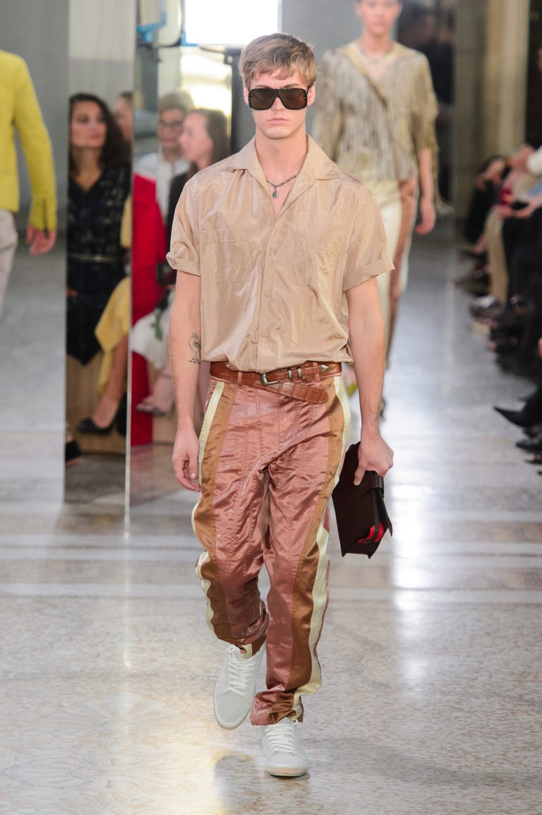 Bottega Veneta SS18 Runway Show - Bottega Veneta Collection Fashion ...