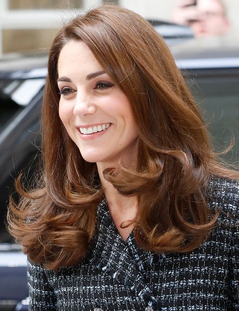 How to get volume using a diffuser - The Middleton family hairdresser's bouncy  hair hack