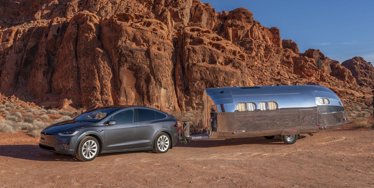 Tesla Model X Sees 71 Percent of Range While Towing a Luxury Travel Trailer