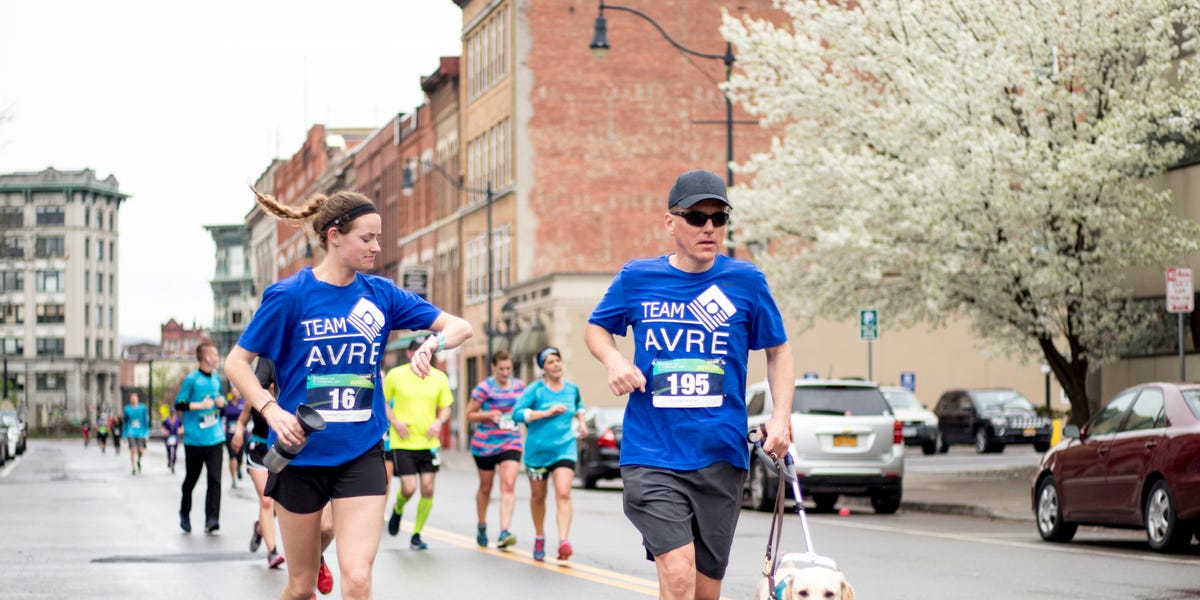 How This Visually Impaired Runner And Guide Dog Find Their Way How This Visually Impaired Runner And Guide Dog Find Their Way