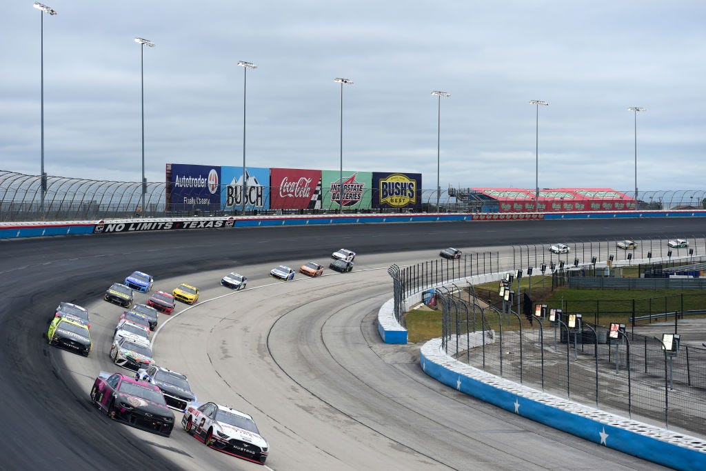 The Stage Is Set For 1 Last Showdown To Make Nascar S Final 4