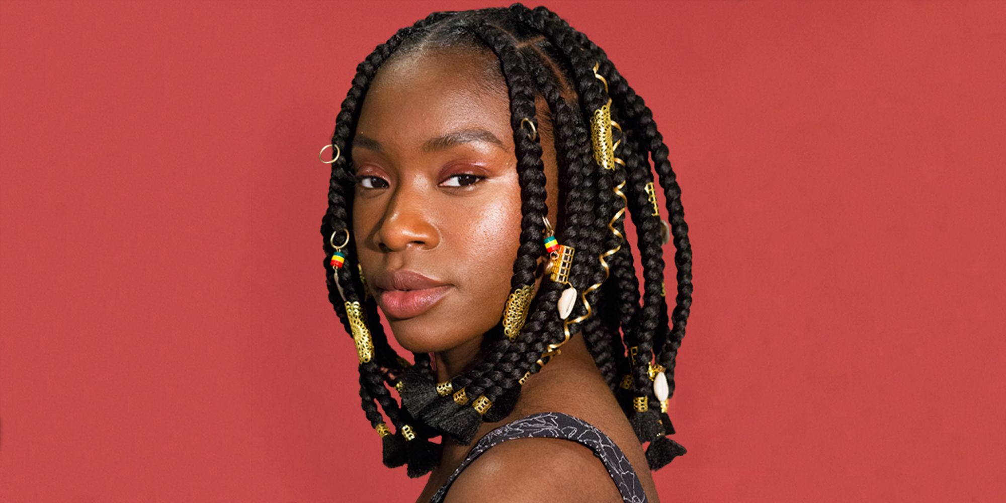 Featured image of post Red Knotless Box Braids With Beads : Knotless box braids can last up to two months without having to be redone.