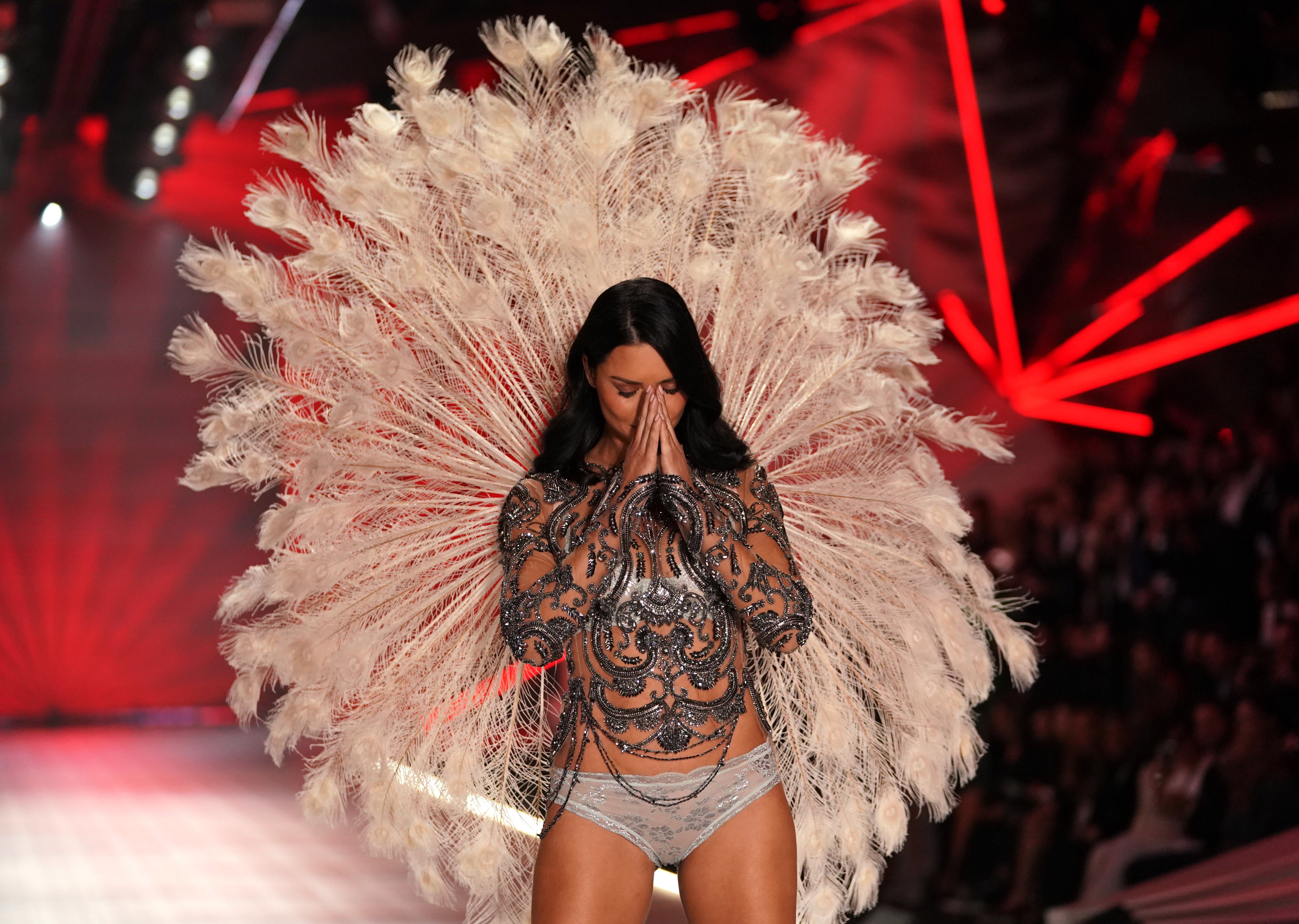 Watch Adriana Limas Final Walk For The Victorias Secret