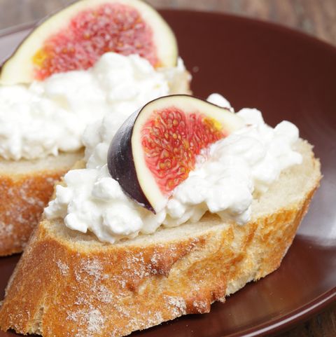 Bread with cheese and figs