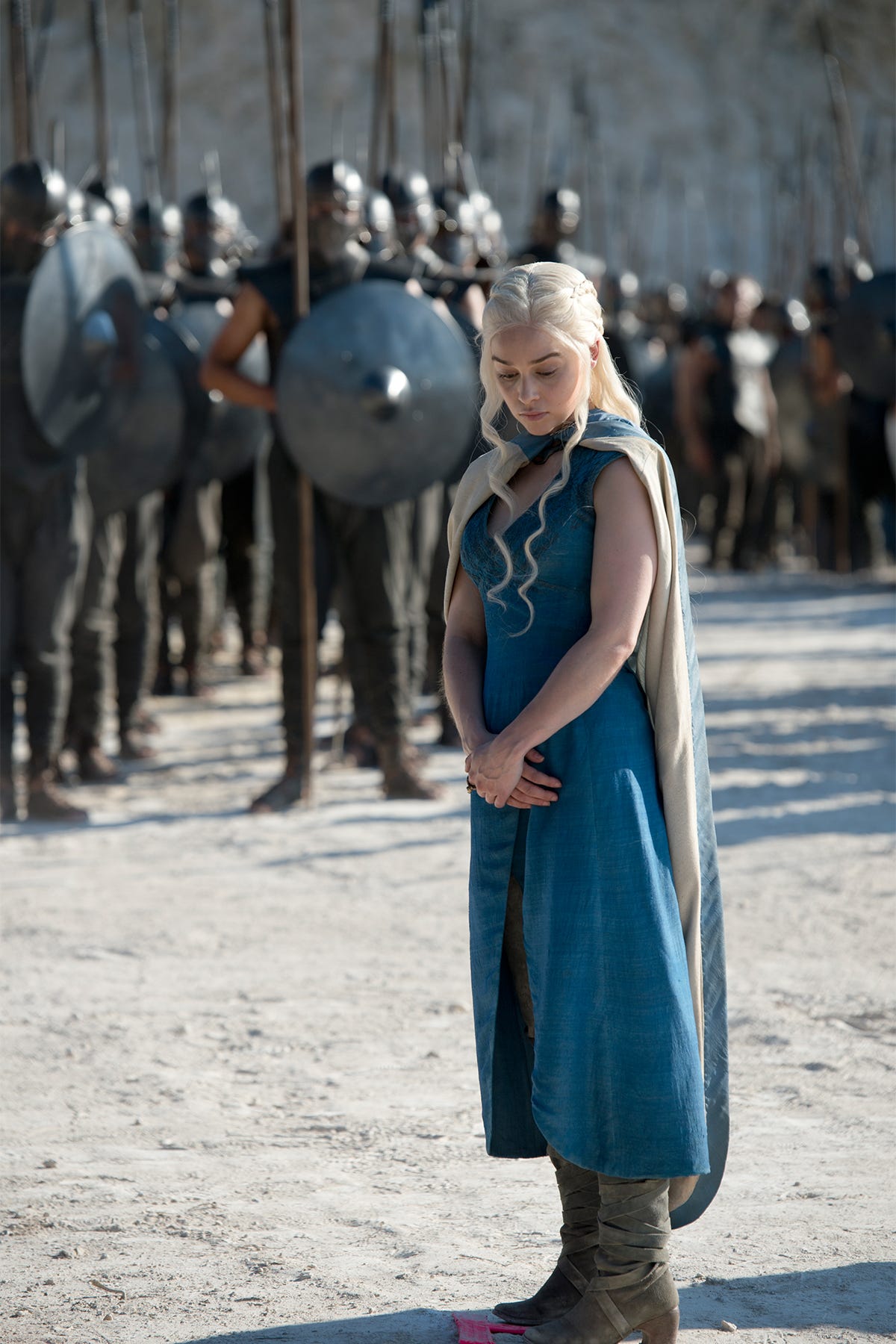 daenerys breaker of chains wear