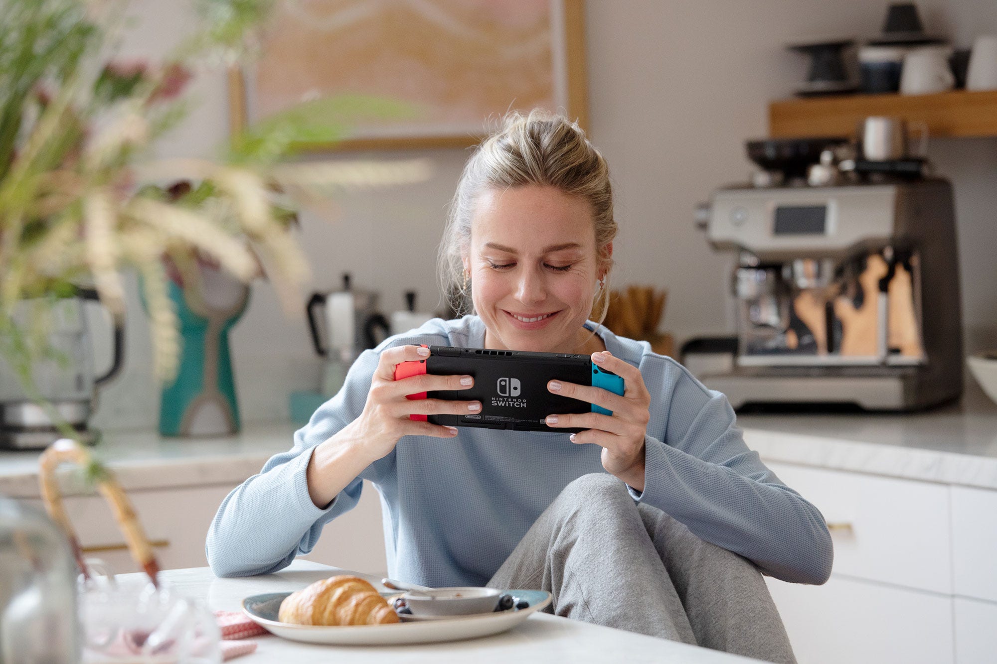 Brie Larson Took Me Through Her Favorite Nintendo Switch Games, From Fortnite to Luigi’s Mansion 3