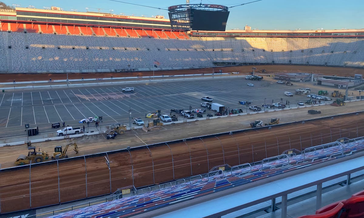 Bristol Faces Paramount Challenge Preparing For Nascar On Dirt