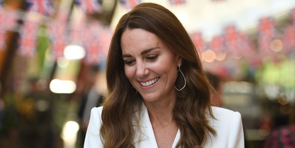 Kate Middleton Glows in Alexander McQueen at the G-7 Summit Reception with the Queen and Other Royals - HarpersBAZAAR.com