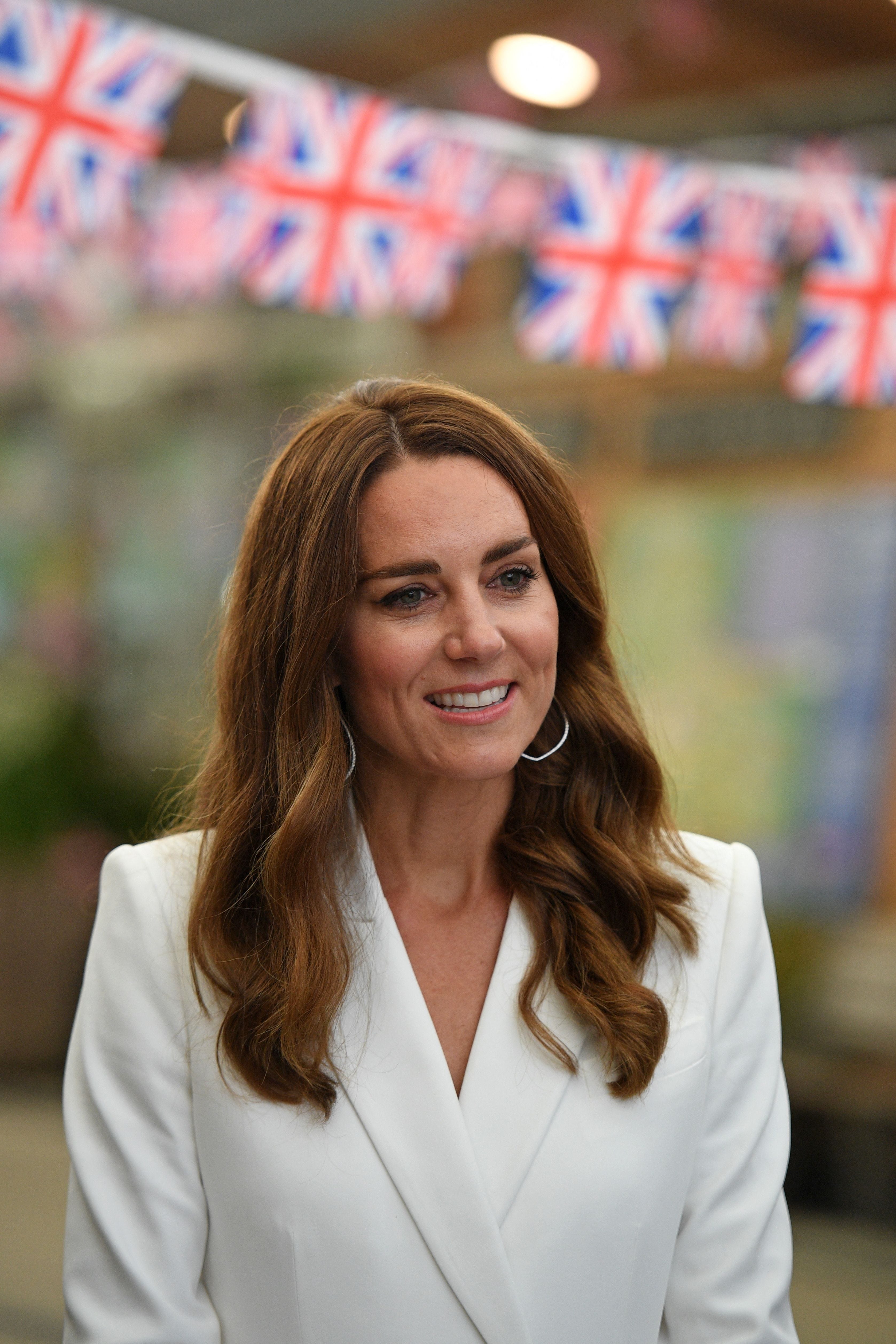 Kate Middleton Stuns in a White Blazer Dress at Eden Project Reception