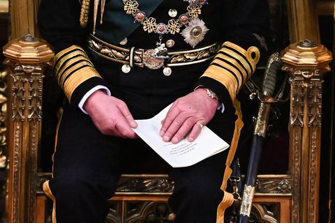 [Photos] Feu de El Primero - Page 3 Britains-prince-charles-prince-of-wales-holds-the-queens-news-photo-1663688322
