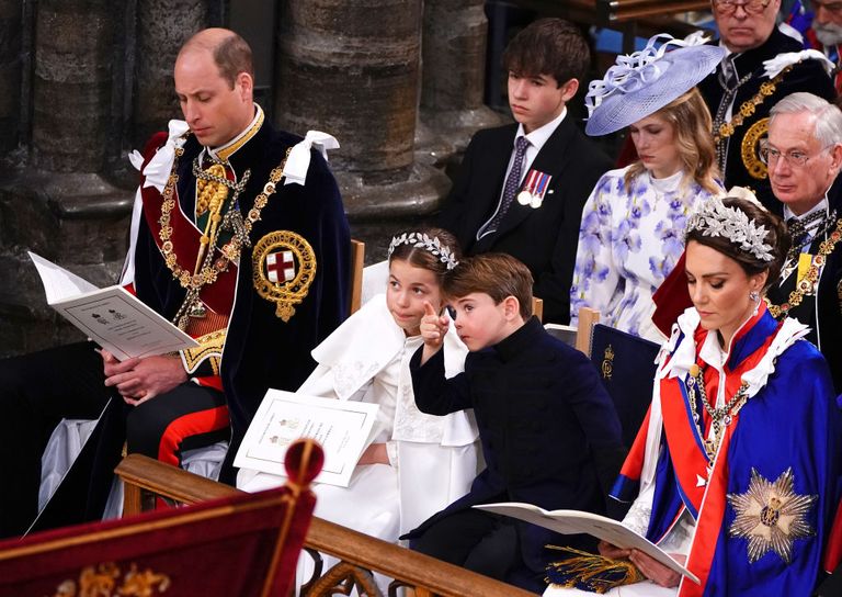 britains-prince-william-prince-of-wales-princess-charlotte-news-photo-1683372115.jpg (768×544)