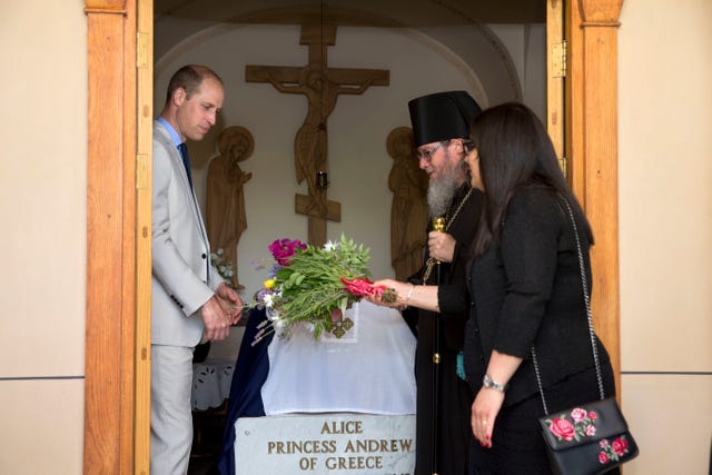 el príncipe guillermo visita de la princesa alicia de la tumba en jerusalén's grave in jerusalem