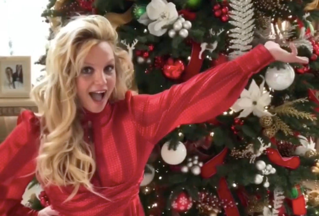 Britney Spears Reappears On Instagram And Prepares For Christmas Code List