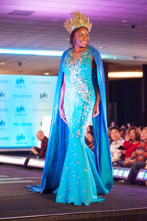 Clothing, Fashion, Fashion design, Fashion show, Formal wear, Event, Haute couture, Dress, Fashion model, Performance, 