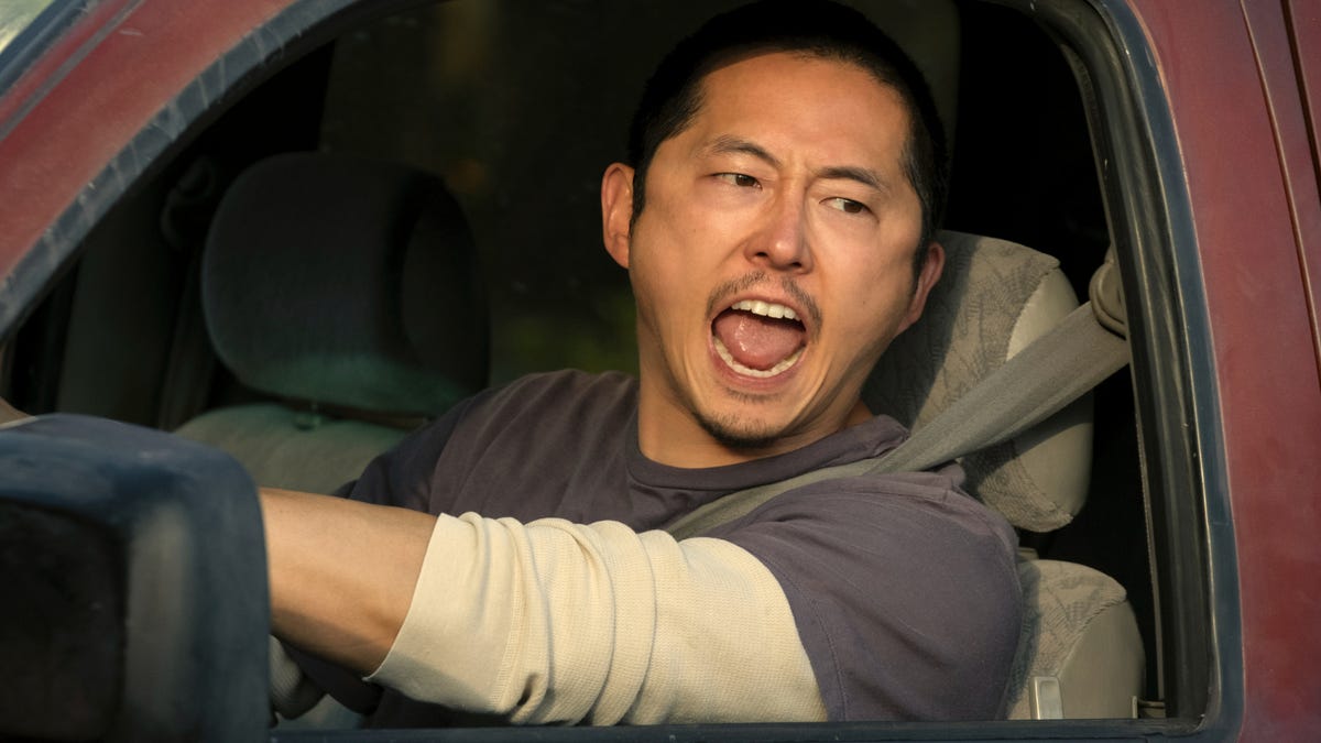Esta salvaje serie de A24 en Netflix con Steven Yeun (‘The Walking Dead’) debería ser tu maratón de Semana Santa
