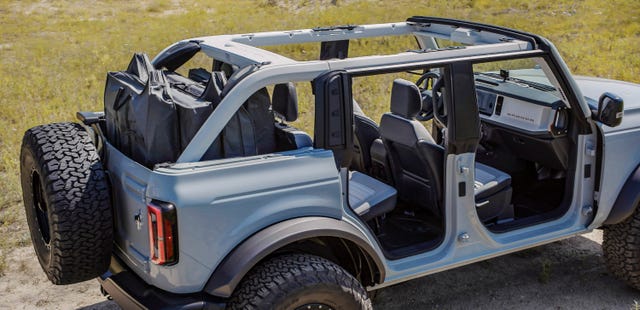 21 Ford Bronco Doors Actually Fit In Trunk Unlike Wrangler
