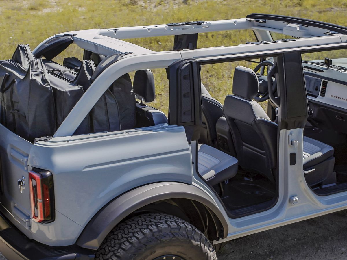 2021 Ford Bronco Doors Actually Fit in Trunk, Unlike Wrangler