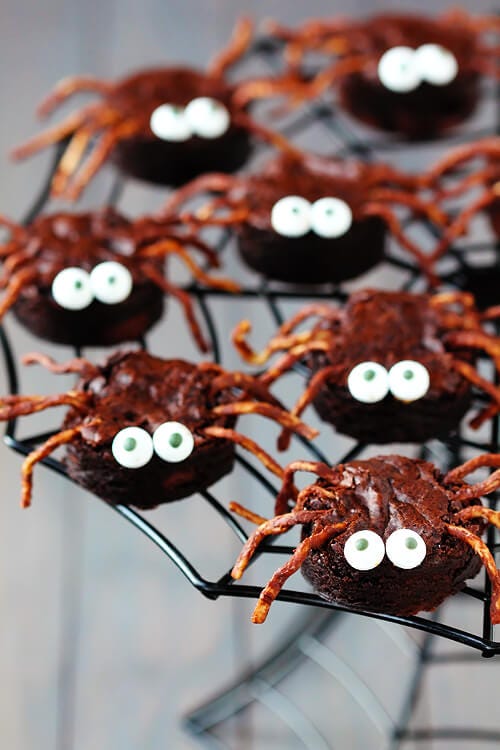 20+ Halloween Potluck Ideas - Recipes for a Halloween Potluck Party