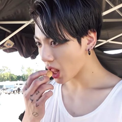 Bts 防弾少年団 ジョングクのタトゥーが見える瞬間25連発 気になる Bts 防弾少年団 ジョングクのタトゥーが見える瞬間25連発 気になる