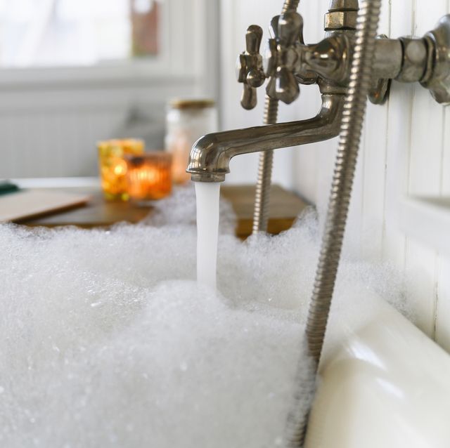 water filling up bubble bath