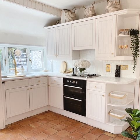 before  after homeowner revamps dark and dull kitchen for just £100