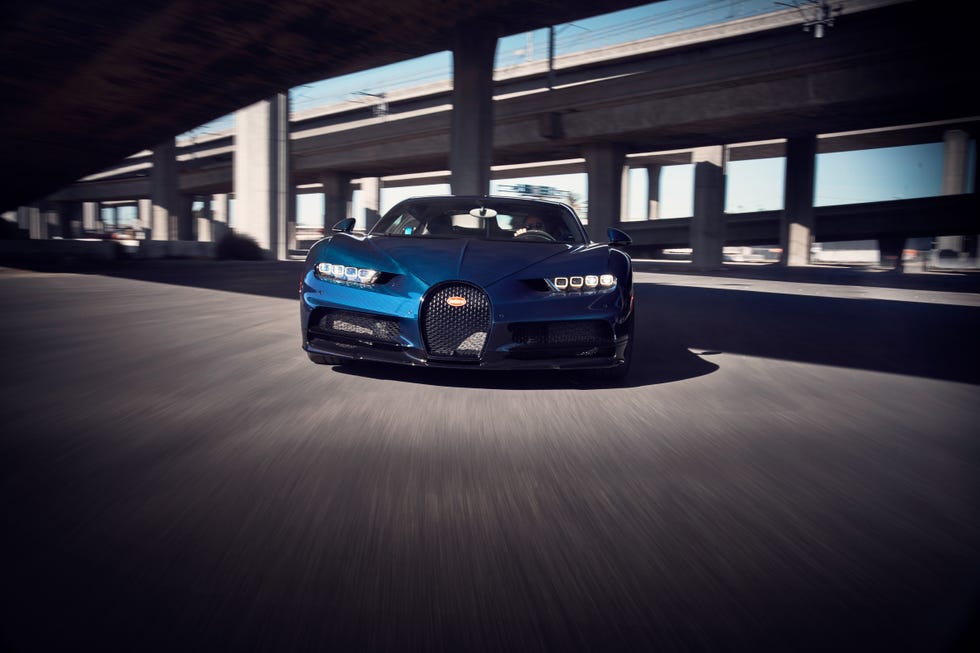 bugatti-chiron-101-1609447699.jpg?crop=0.723xw:0.722xh;0.119xw,0.0459xh&resize=980:*