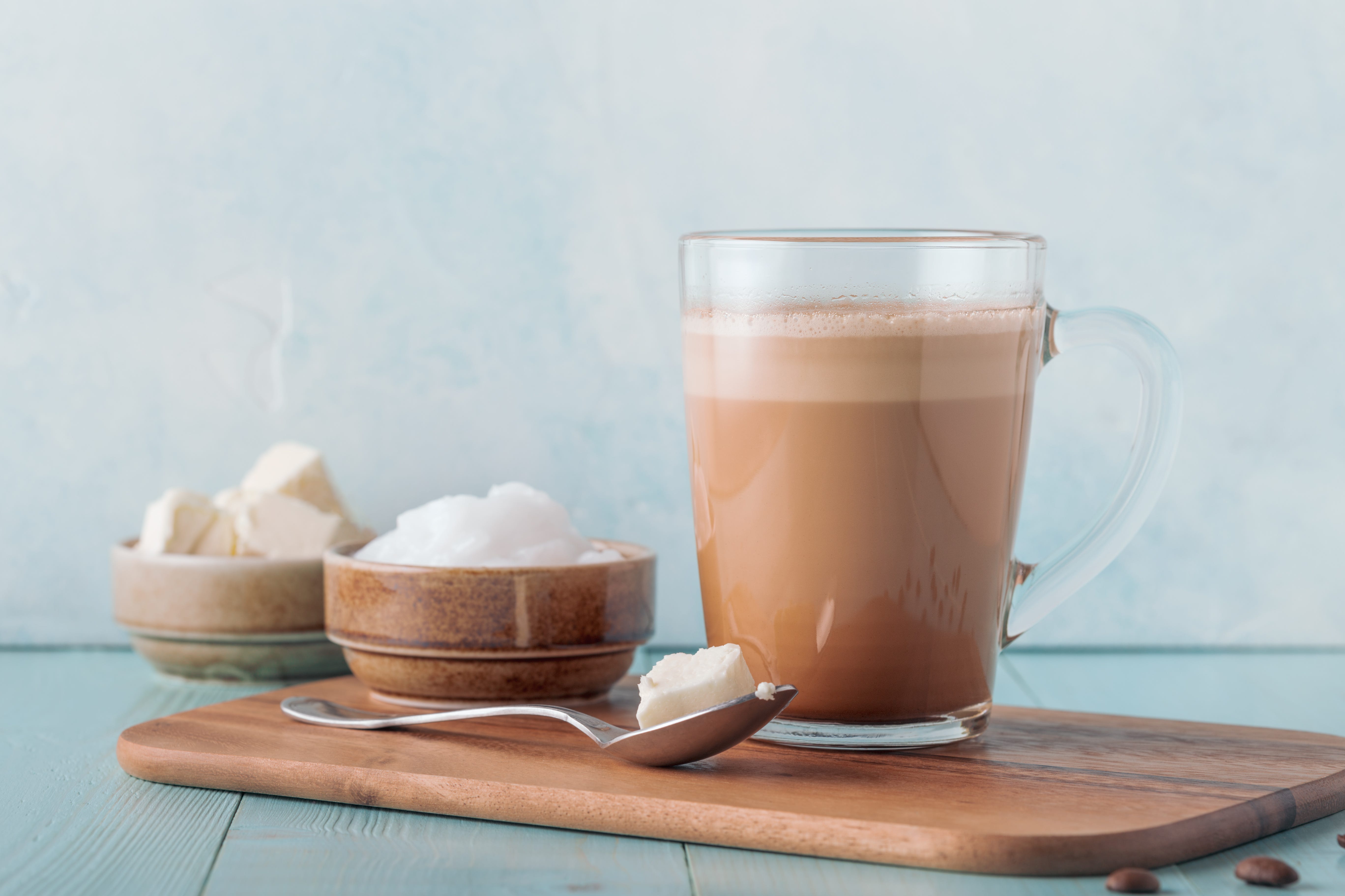  Café à l'épreuve des balles, mélangé à de l'huile de noix de coco