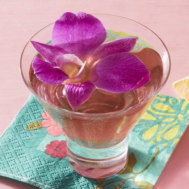 30 Best Easter Cocktails For Spring Easy Easter Drinks