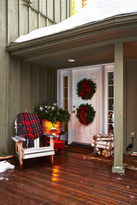 29 Best Christmas Porch Decorations 2021 Outdoor Decor Ideas - Diy Outdoor Christmas Decorations Dollar Tree