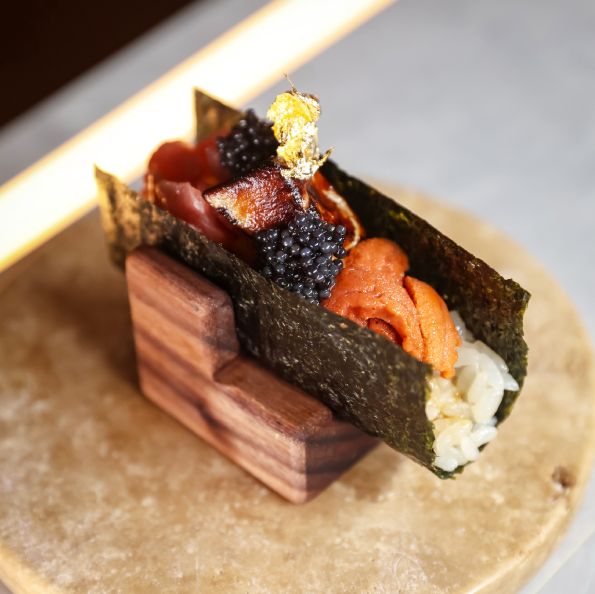 東區餐飲新話題餐廳！ossu handroll bar創意美式日本手卷，和洋融合激盪嶄新味蕾饗宴