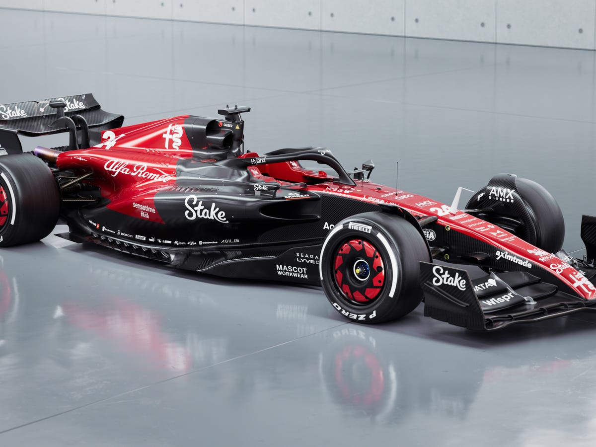 First Images of Alfa Romeo C43: Goal for 2023 F1 Season is to 'Aim Higher' First Images of Alfa Romeo C43: Goal for 2023 F1 Season is to 'Aim Higher'