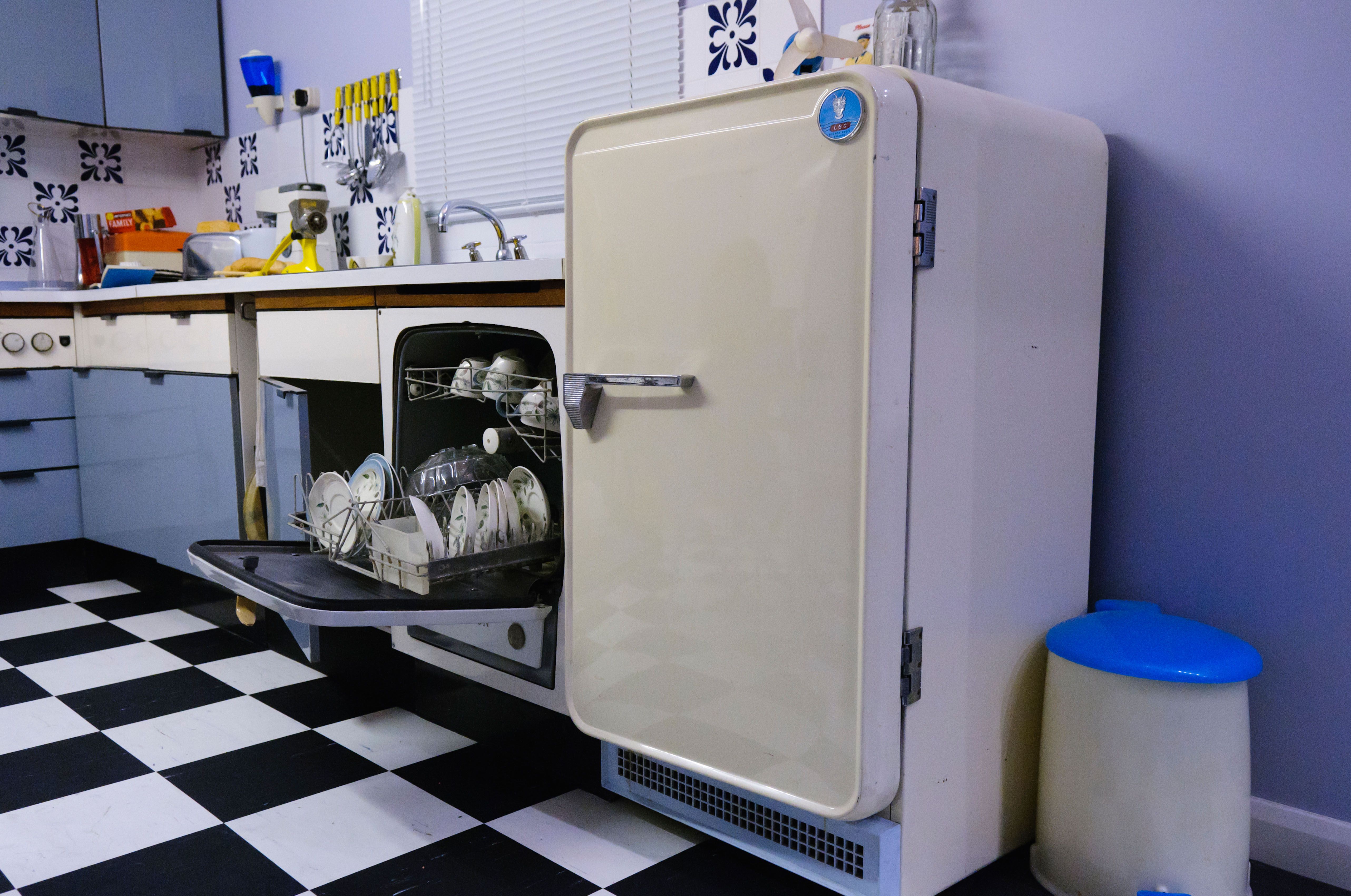 25 Of The Coolest Retro Kitchens Inspire Your Next Home Redo