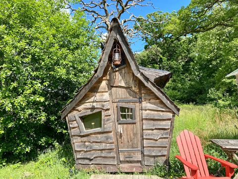 cabaña de madera de cuento de airbnb