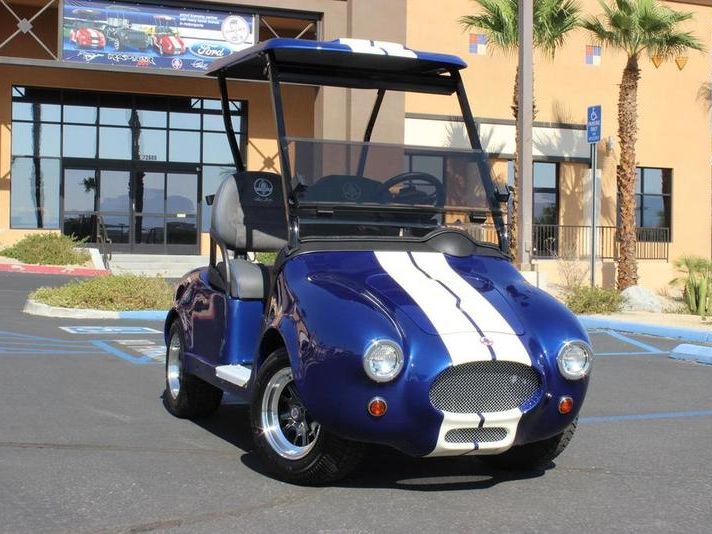 Caddyshack Cars, como un carro golf con forma de Shelby Cobra